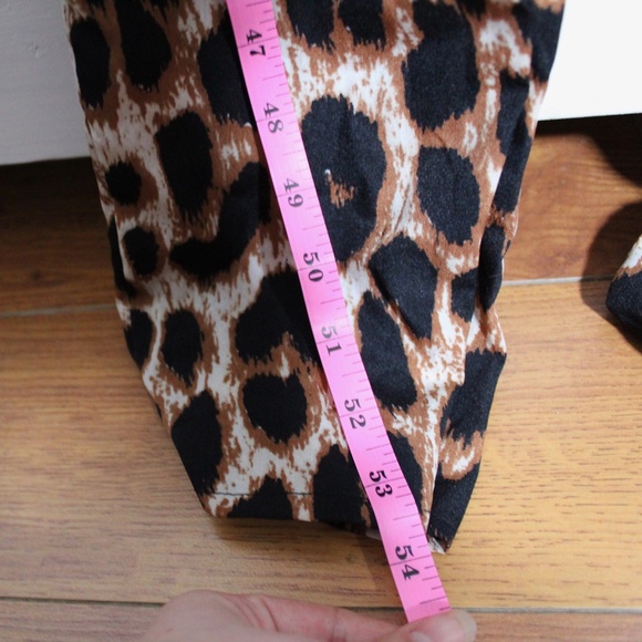 SOLD Cuffed Button Placket Leopard Jumpsuit NWT - Picture 9 of 11